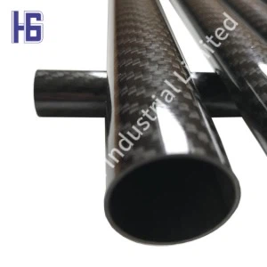 Pusta rurka z włókna węglowego